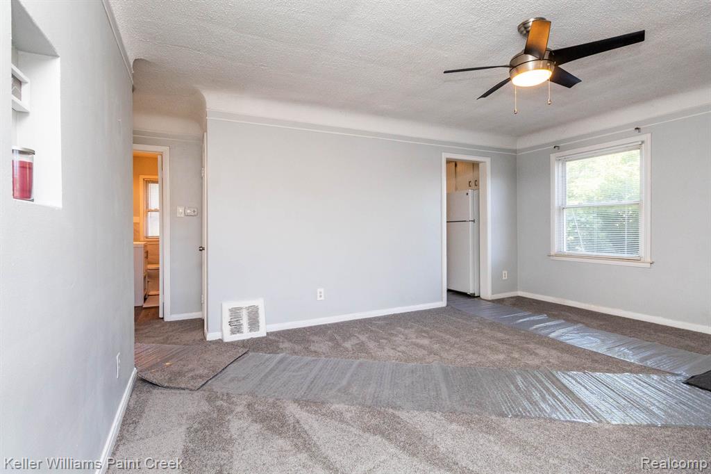 2242 East 10 Mile Road Ferndale, MI 48220 - Photo 7 of 48