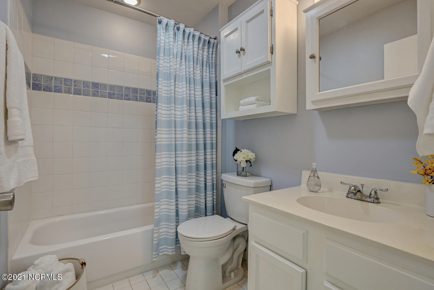 222 Quail Ridge Road Wilmington, NC 28409 - Photo 21 of 37 21 Bath 2