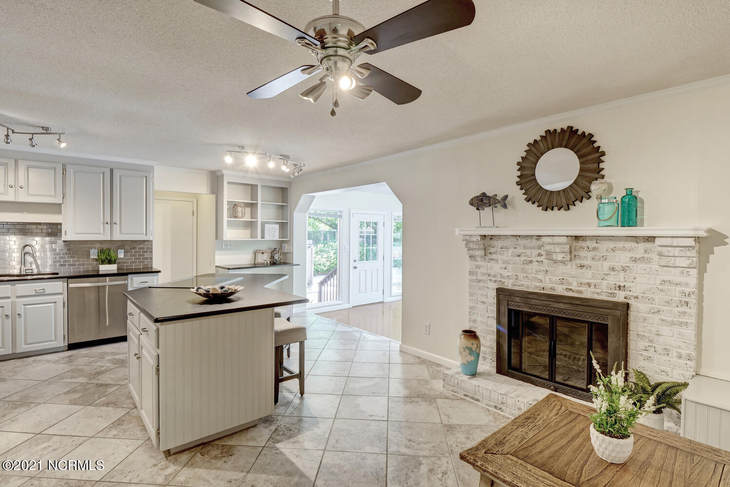 222 Quail Ridge Road Wilmington, NC 28409 - Photo 8 of 37 11 Kitchen 3