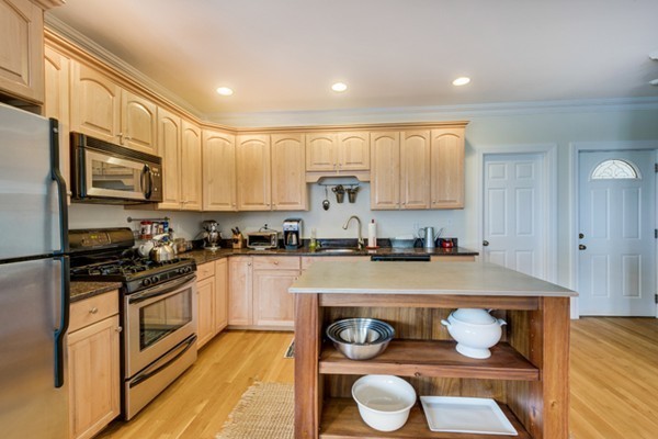 20 R Cross Street, Unit 1 Somerville, MA 02145 - Photo 3 of 20 Gallery Image 3