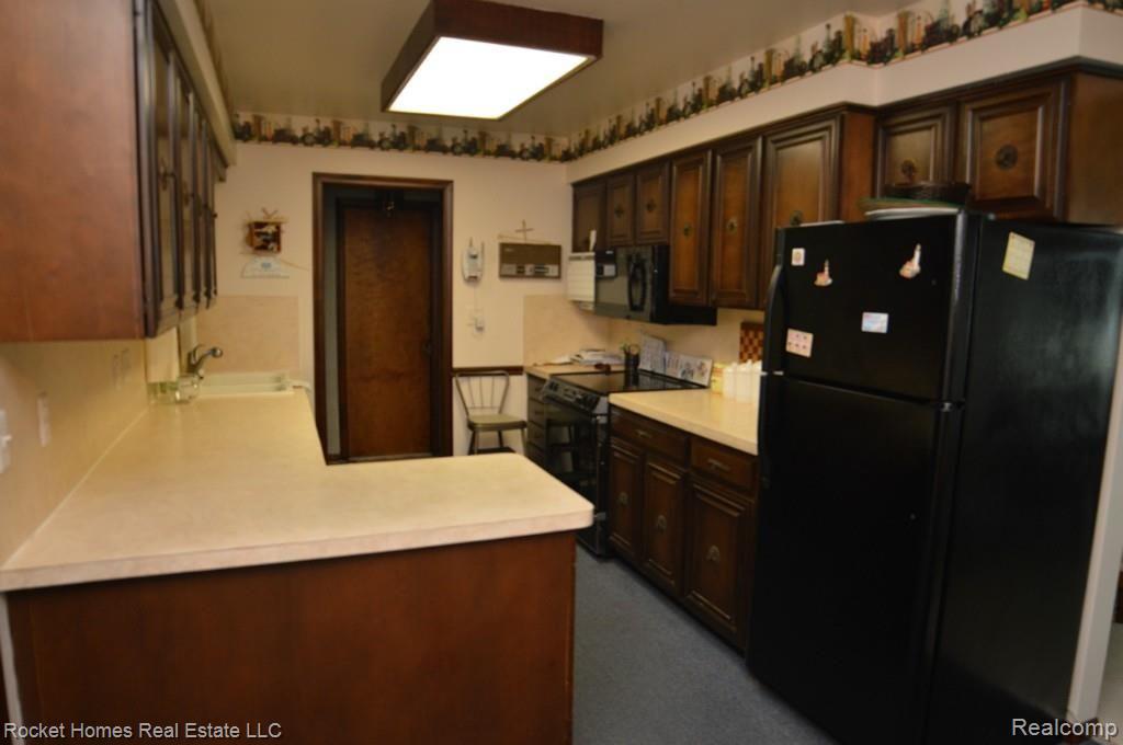 18440 Meridian Road Grosse Ile, MI 48138 - Photo 9 of 41 DSC_0181.jpg