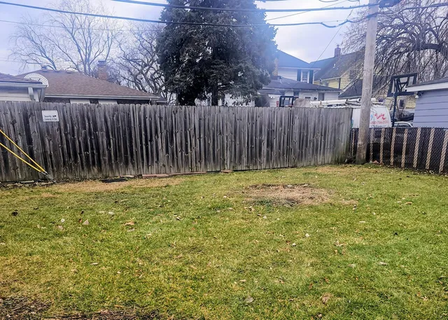 $2,475 | 16674 Thornton Avenue, South Holland, IL 60473