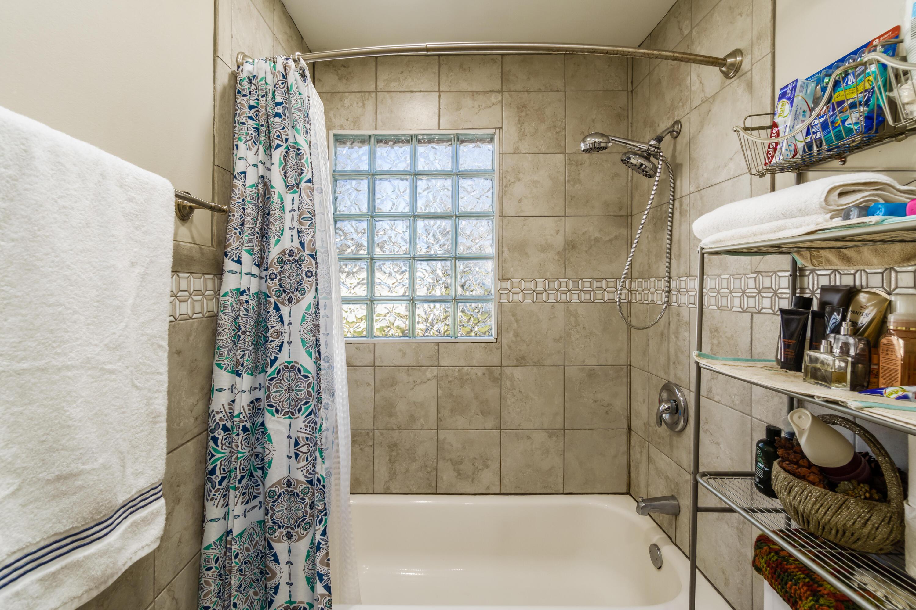 3282 Karl Road Columbus, OH 43224 - Photo 26 of 40 Full Bath