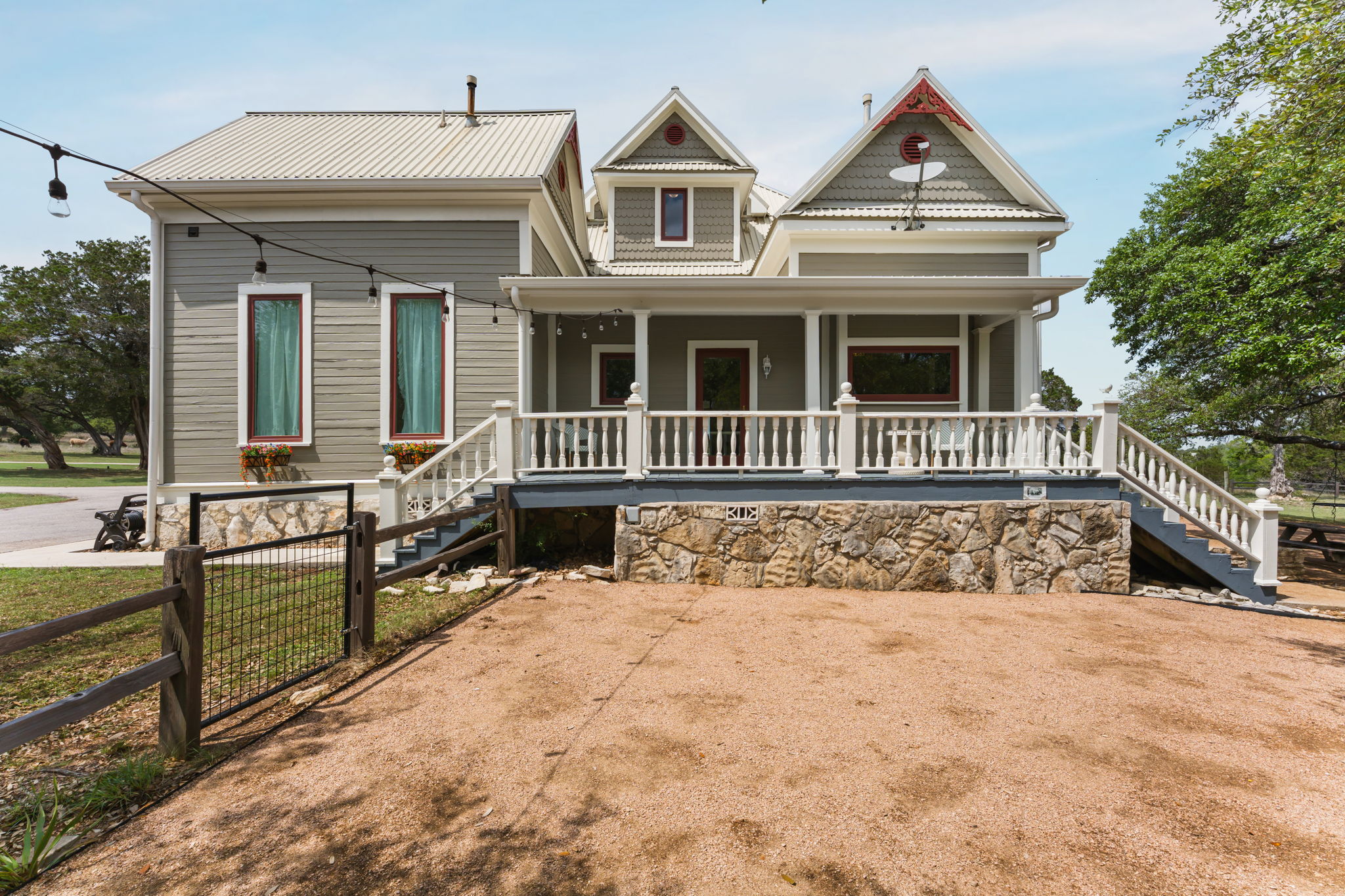 3409 Gatlin Creek Road Dripping Springs, TX 78620 - Photo 29 of 40 a front view of a house with a yard