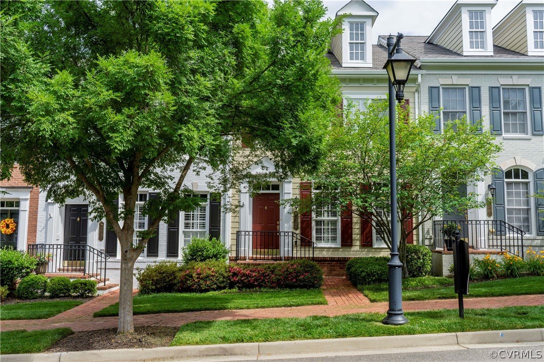 1122 Hyde Lane Henrico, VA 23229 - Photo 48 of 50 front view of a house with a yard