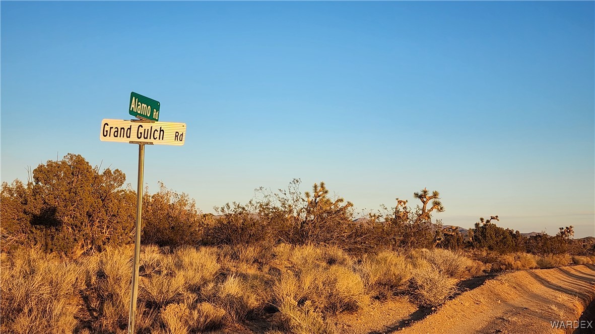 34 South Wagon Trail Road Yucca, AZ 86438 - Photo 17 of 18 Lot