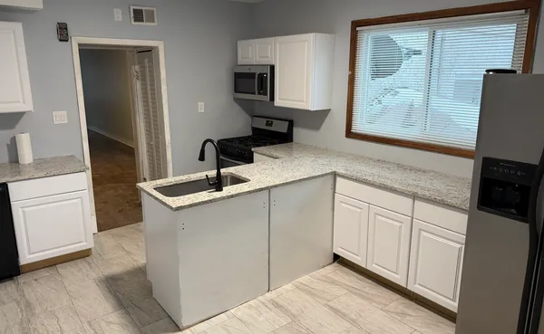 $2,995 | 1726 North Artesian Avenue, Unit 1, Chicago, IL 60647