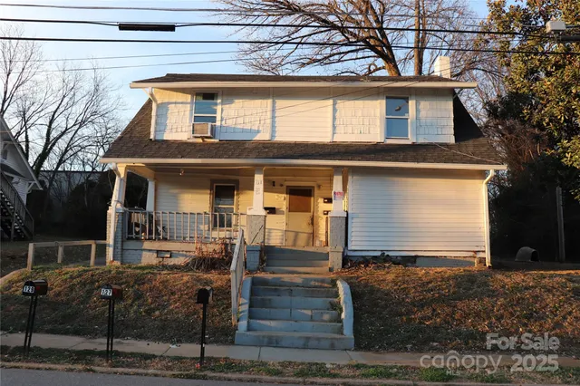 a front view of house with yard