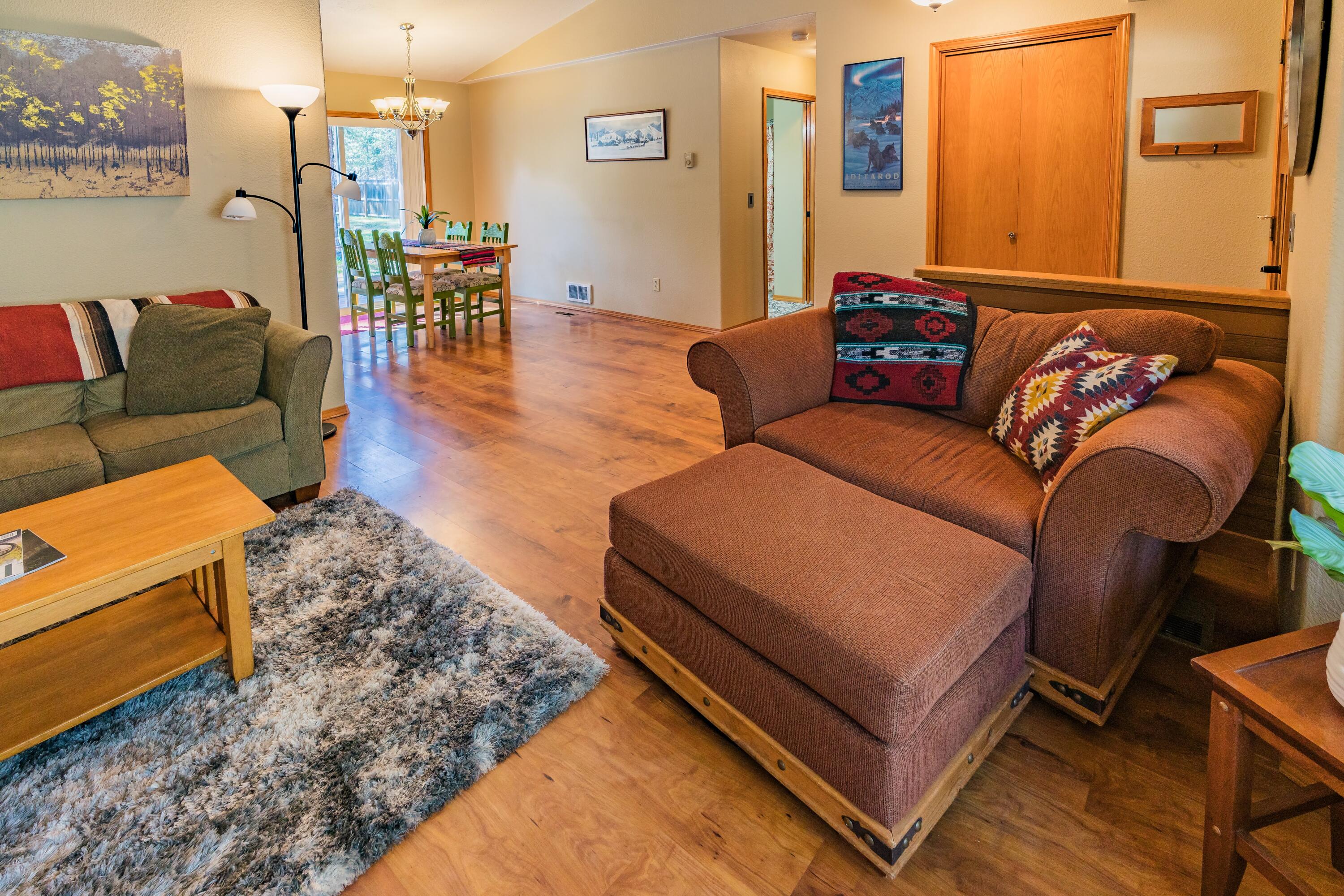 59965 Navajo Road Bend, OR 97702 - Photo 10 of 27 DSC06781-HDR