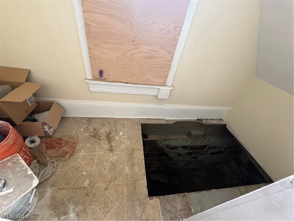 1210 Lawrence Road Northeast Canton, OH 44705 - Photo 14 of 38 Entry to basement. There are no steps.