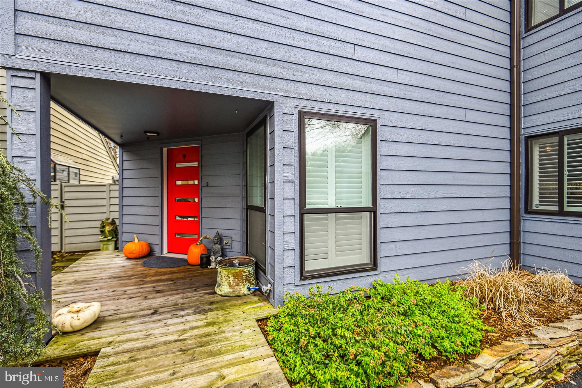 1990 Solaridge Court Reston, VA 20191 - Photo 2 of 53