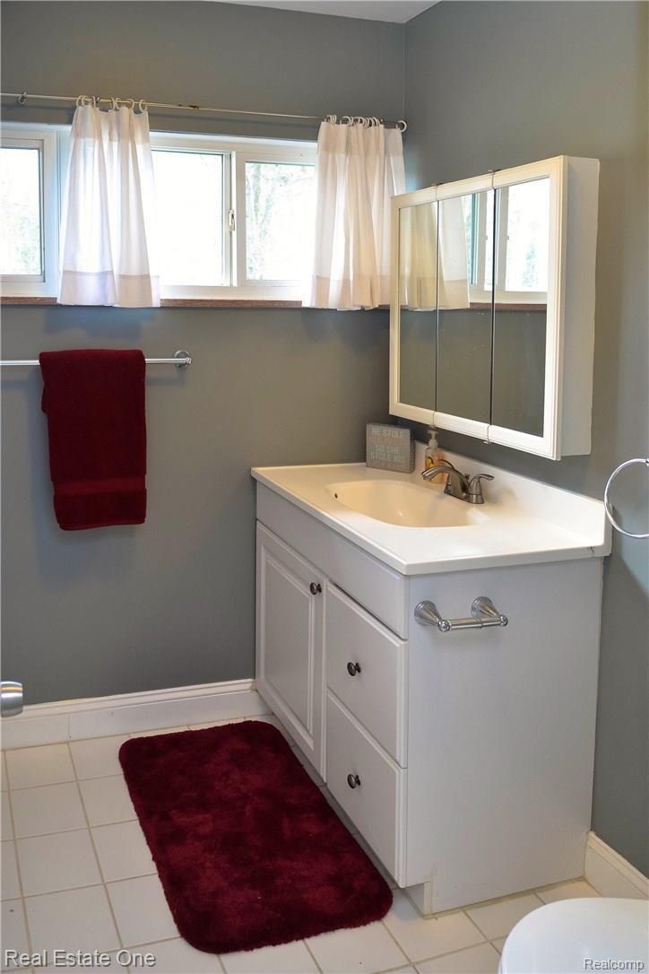 1379 Shenandoah Drive Rochester, MI 48306 - Photo 18 of 21 IMG_0045.JPG