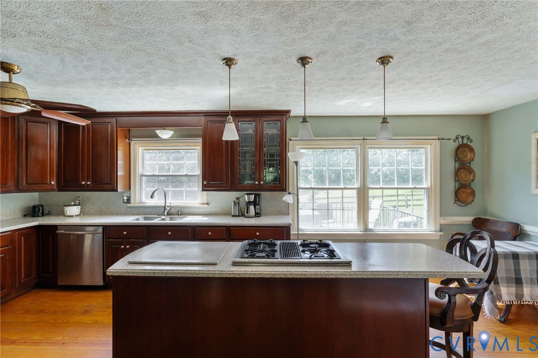 UPdated with CHerry Cabinets, gas cooking and Cori