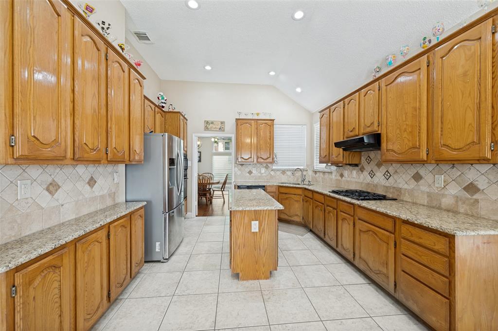 5013 Ridgecrest Drive The Colony, TX 75056 - Photo 12 of 32
