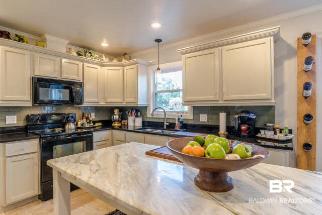 608 Southern Way Spanish Fort, AL 36527 - Photo 16 of 39 Kitchen