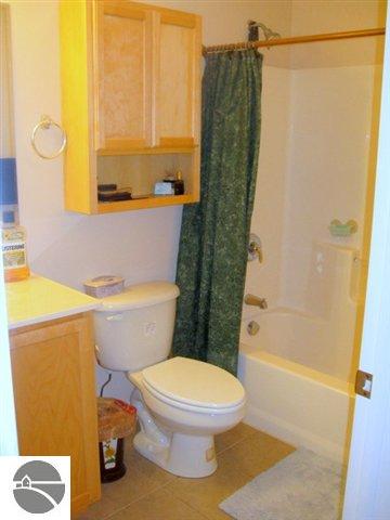 1559 Round Lake Road Interlochen, MI 49643 - Photo 9 of 21 1735091-8.JPG