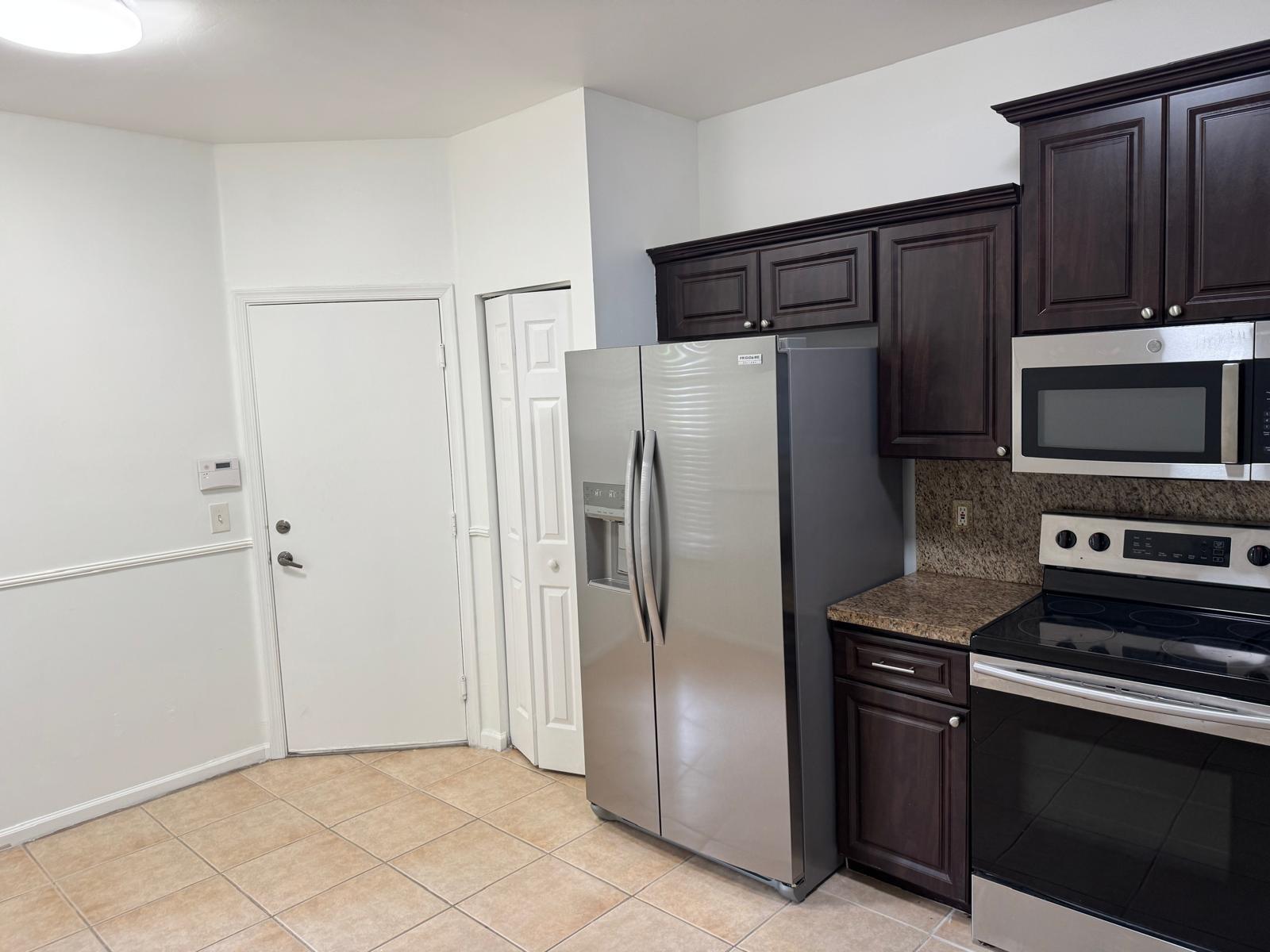 21162 Vía Eden Boca Raton, FL 33433 - Photo 9 of 27 KITCHEN3