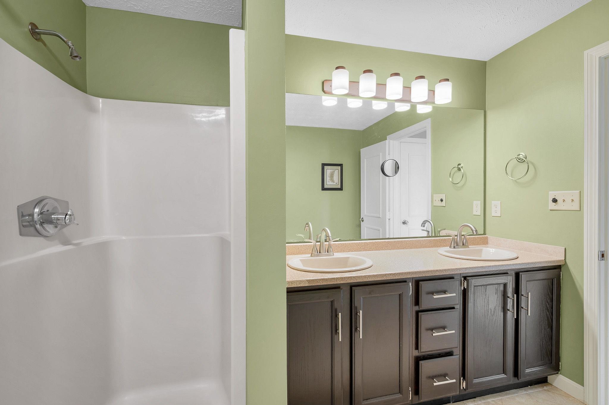 8 Fitzpatrick Circle Nashua, NH 03063 - Photo 25 of 46