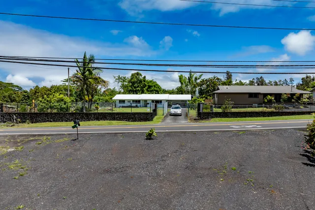 a room with lots of table and chairs