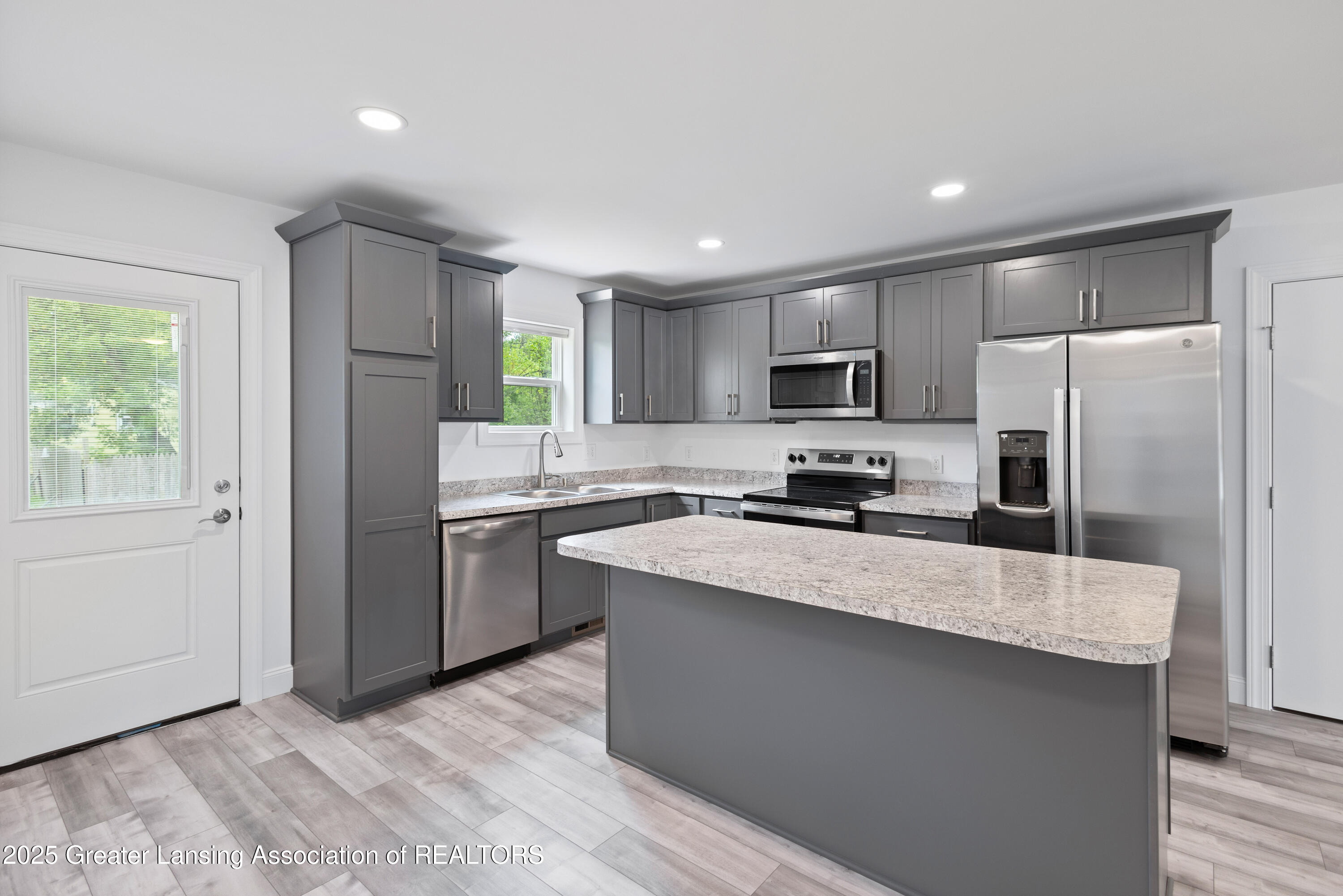 2107 Reo Road Lansing, MI 48910 - Photo 14 of 48 REO-29