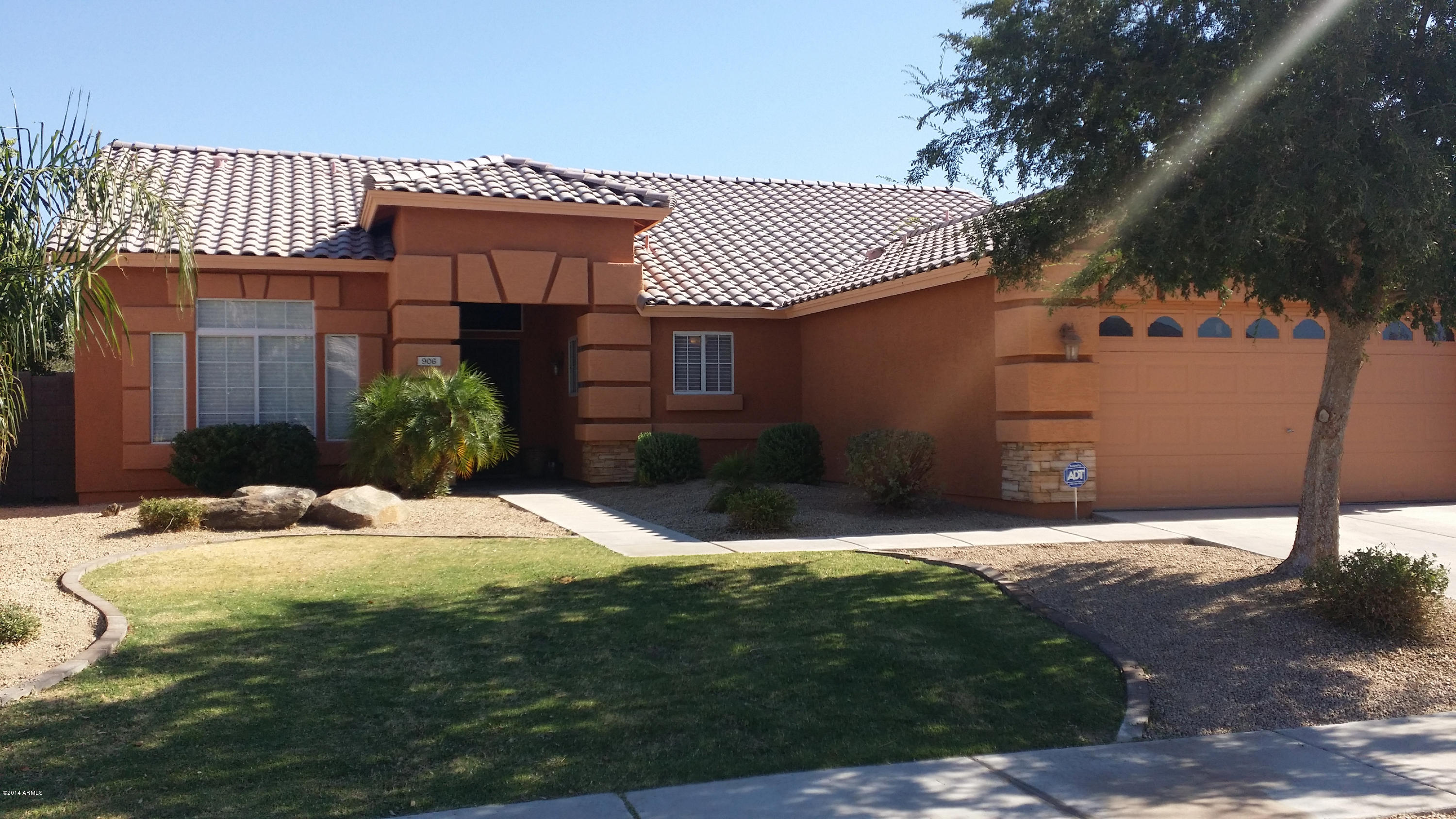 906 East Harwell Road Phoenix, AZ 85042 - Photo 1 of 33 20140623_083734