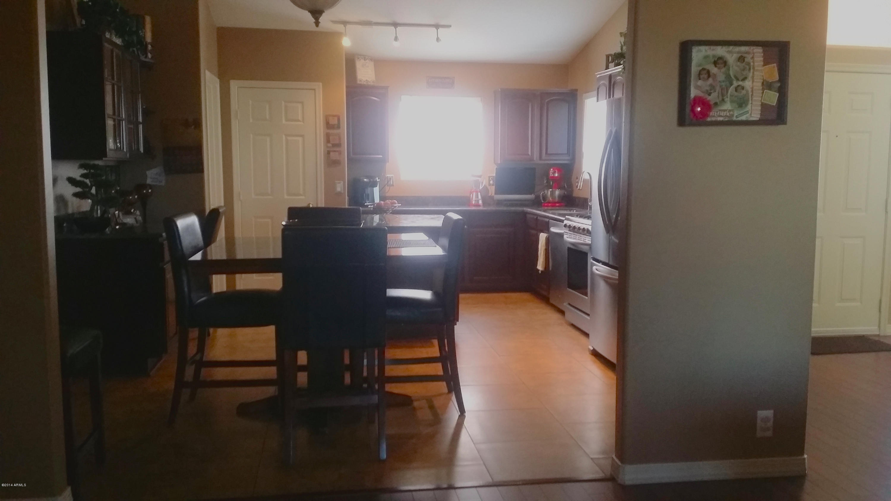 906 East Harwell Road Phoenix, AZ 85042 - Photo 14 of 33 20140623_155206