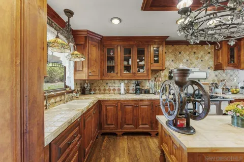 $2,100,000 | 1779 Elevado Road, Vista, CA 92084