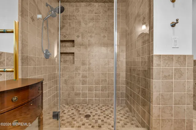 $939,000 | 7 Richard Court, Manalapan, NJ 07726