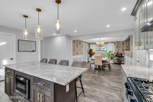 $939,000 | 7 Richard Court, Manalapan, NJ 07726