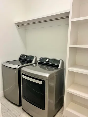 a close up view of washer and dryer