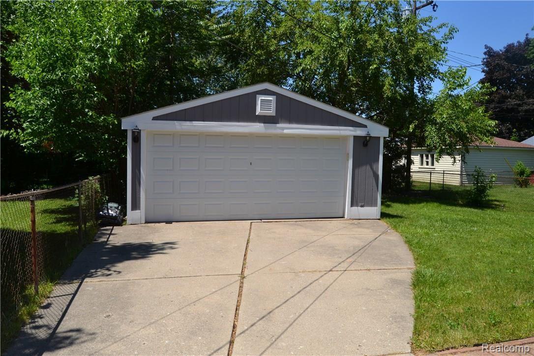 19669 Rensellor Street Livonia, MI 48152 - Photo 23 of 23 2 Car Garage