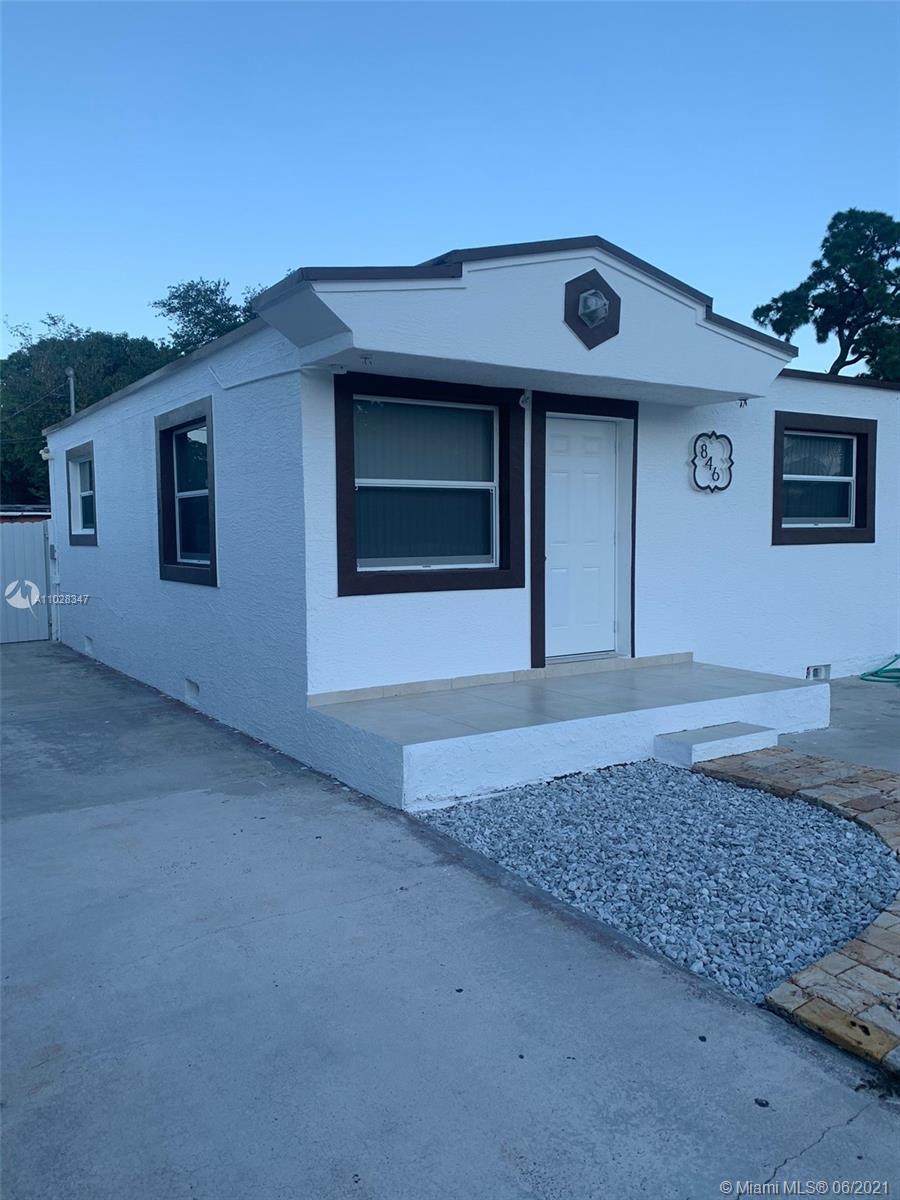 846 Codadad Street Opa-Locka, FL 33054 - Photo 4 of 21
