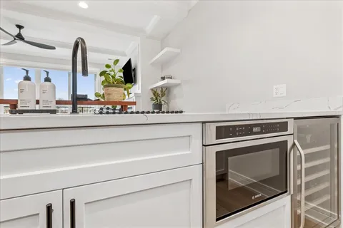 $749,000 | 1922 West Belmont Avenue, Unit 3, Chicago, IL 60657