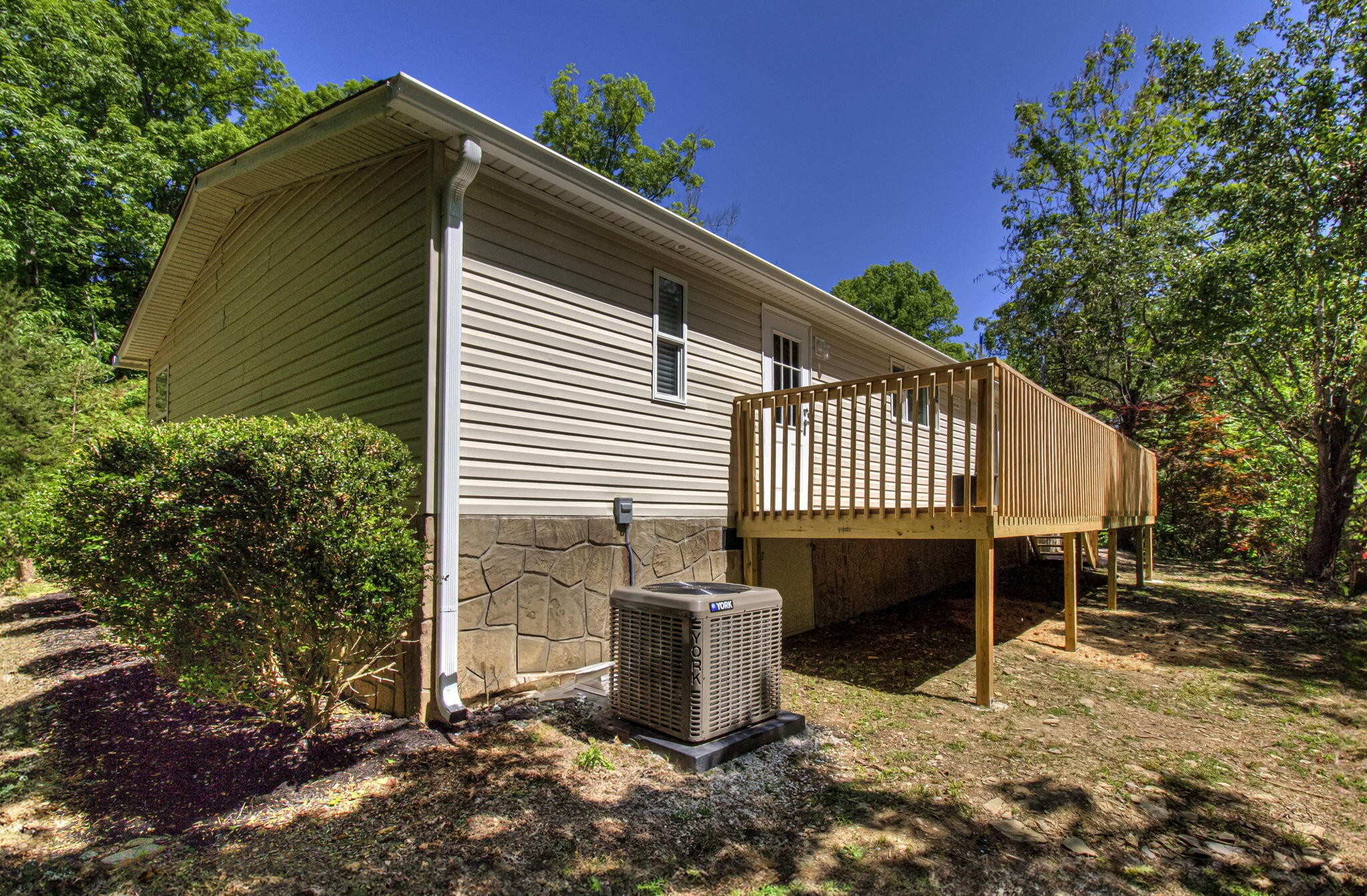 984 Pleasure Road Sevierville, TN 37876 - Photo 5 of 48