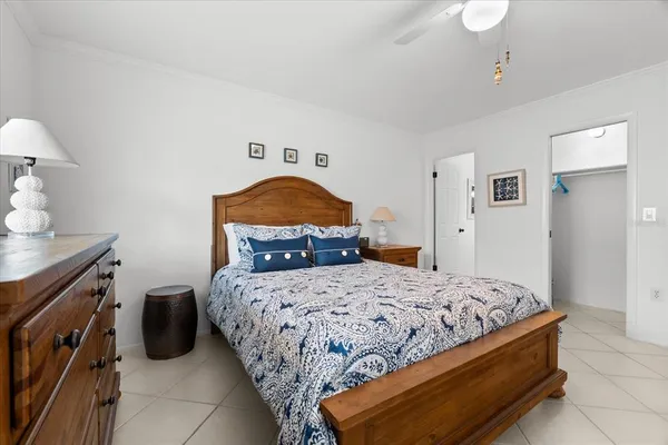 $3,200 | 6708 Sarasea Circle, Unit 202, Sarasota, FL 34242