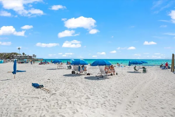 $3,200 | 6708 Sarasea Circle, Unit 202, Sarasota, FL 34242