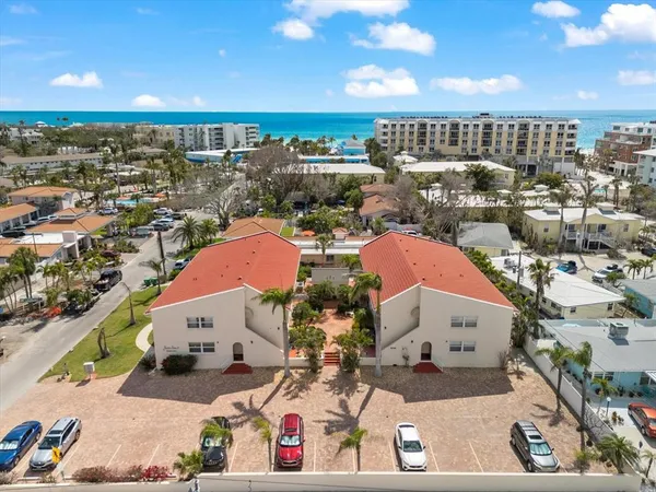 $3,200 | 6708 Sarasea Circle, Unit 202, Sarasota, FL 34242