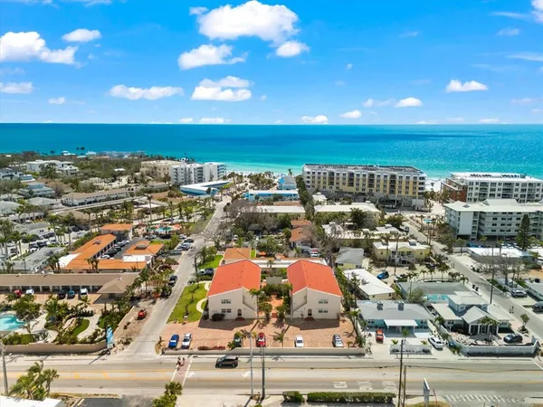 $3,200 | 6708 Sarasea Circle, Unit 202, Sarasota, FL 34242