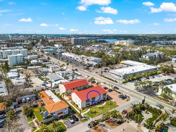 $3,200 | 6708 Sarasea Circle, Unit 202, Sarasota, FL 34242