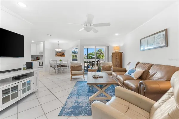 $3,200 | 6708 Sarasea Circle, Unit 202, Sarasota, FL 34242
