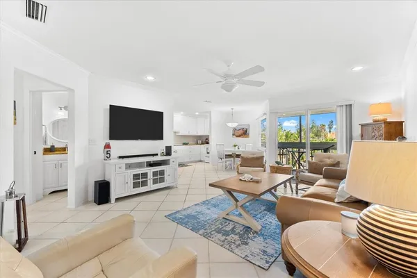 $3,200 | 6708 Sarasea Circle, Unit 202, Sarasota, FL 34242