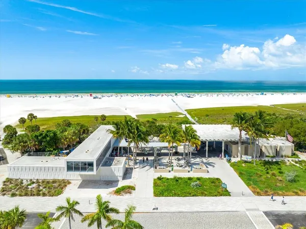 $3,200 | 6708 Sarasea Circle, Unit 202, Sarasota, FL 34242
