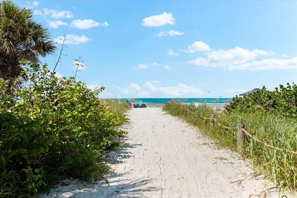 $3,200 | 6708 Sarasea Circle, Unit 202, Sarasota, FL 34242