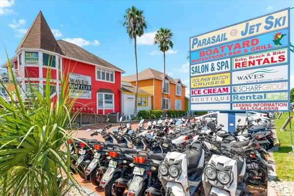 $3,200 | 6708 Sarasea Circle, Unit 202, Sarasota, FL 34242