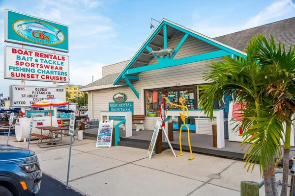 $3,200 | 6708 Sarasea Circle, Unit 202, Sarasota, FL 34242