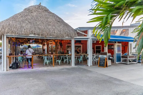 $3,200 | 6708 Sarasea Circle, Unit 202, Sarasota, FL 34242