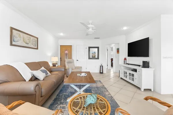 $3,200 | 6708 Sarasea Circle, Unit 202, Sarasota, FL 34242