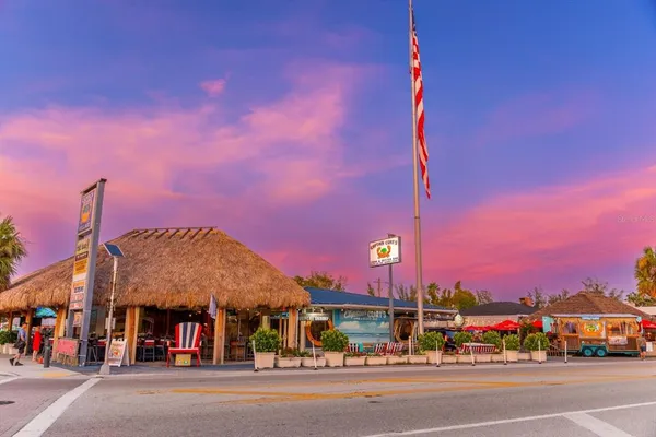 $3,200 | 6708 Sarasea Circle, Unit 202, Sarasota, FL 34242