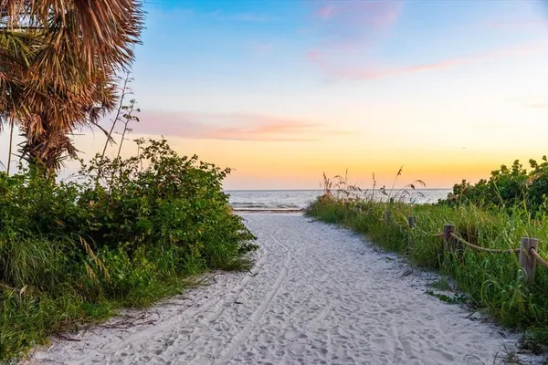 $3,200 | 6708 Sarasea Circle, Unit 202, Sarasota, FL 34242