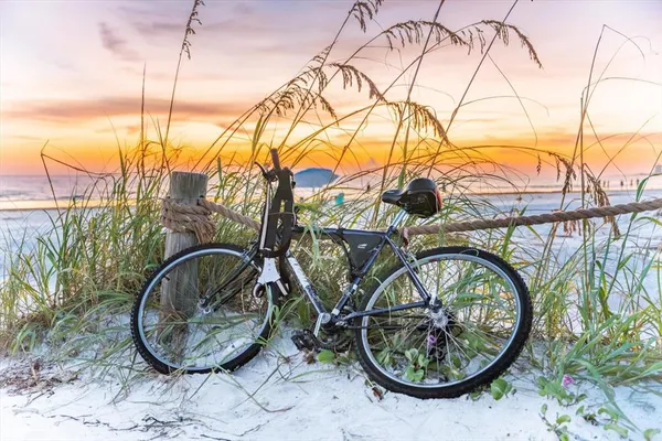 $3,200 | 6708 Sarasea Circle, Unit 202, Sarasota, FL 34242